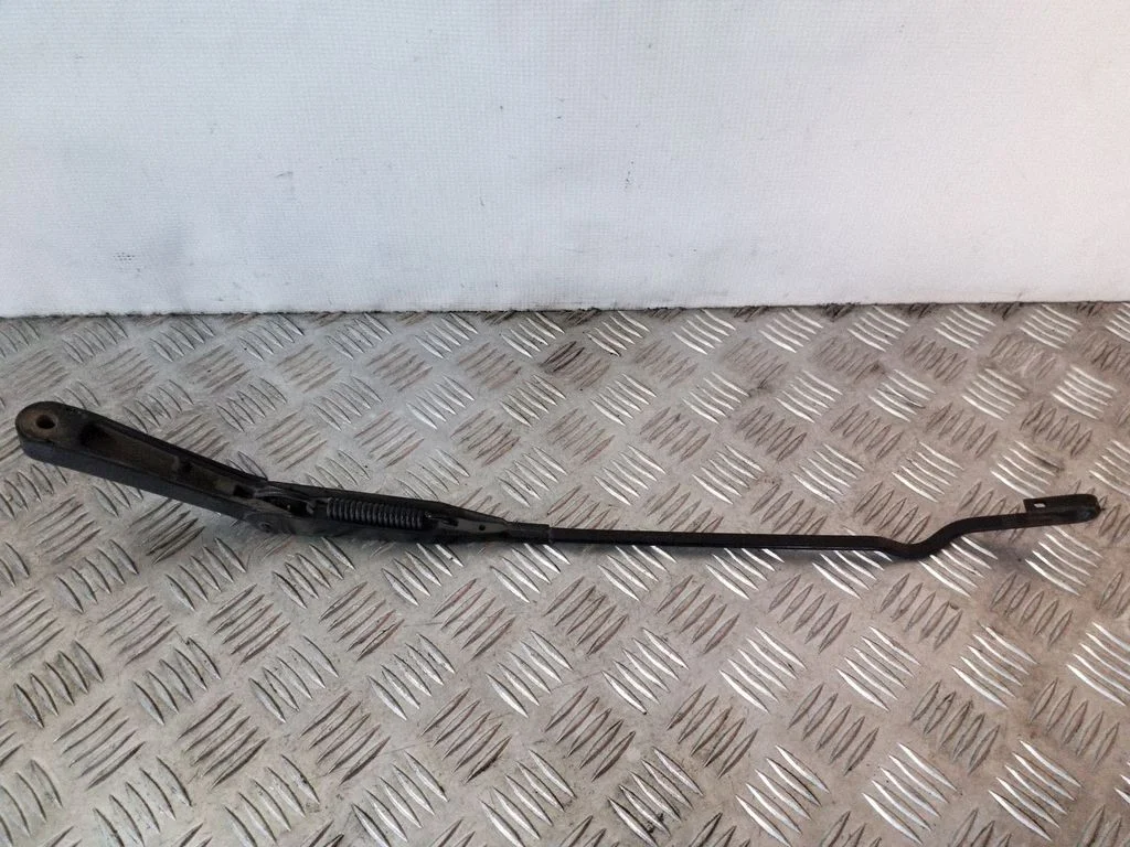 Front wiper blade arm – Opel Astra G (1998-2009)