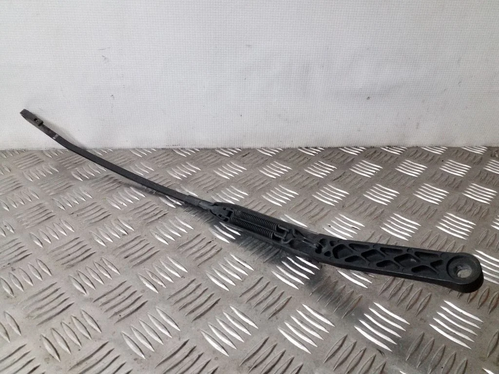 Front wiper blade arm 4A1955408A