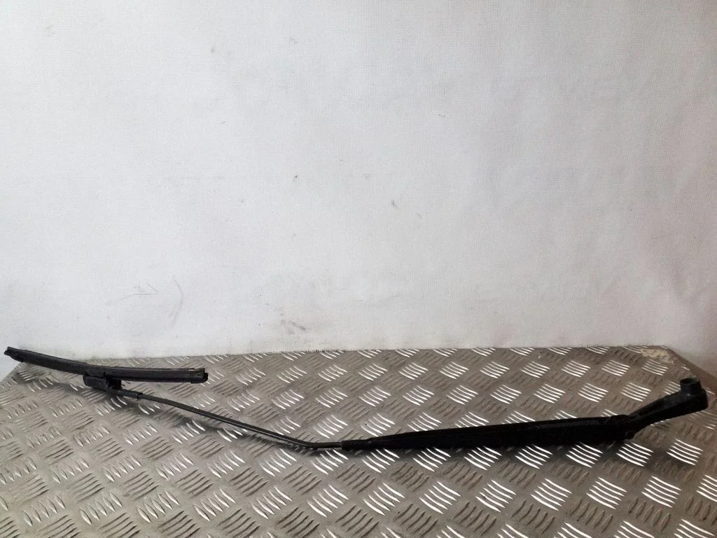 Front wiper blade arm – left