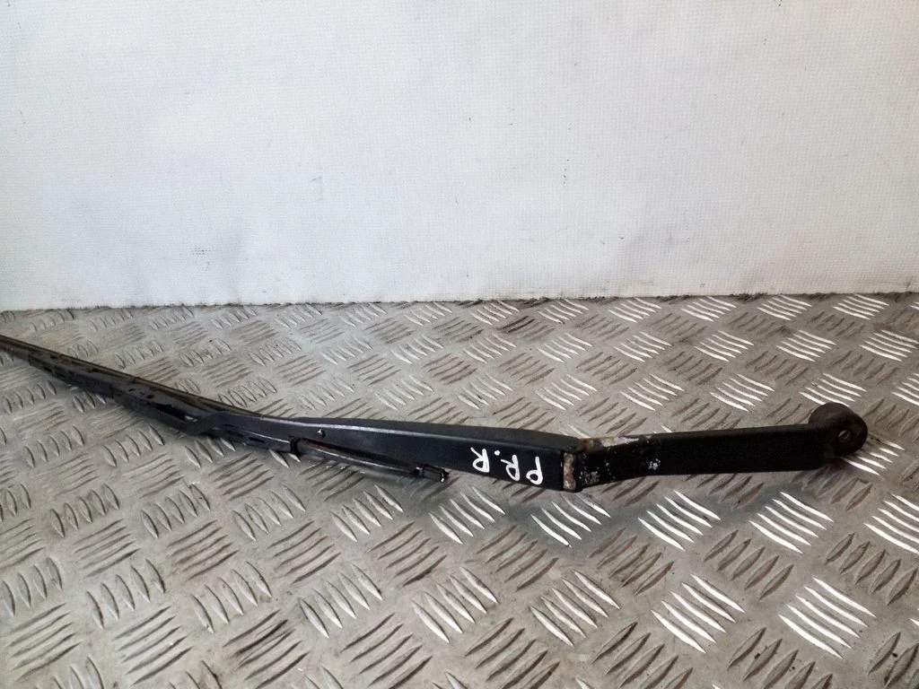 Front wiper blade arm – right
