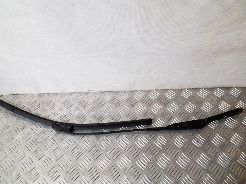 Front wiper blade arm – Renault Trafic II (X83) (2001-2014)