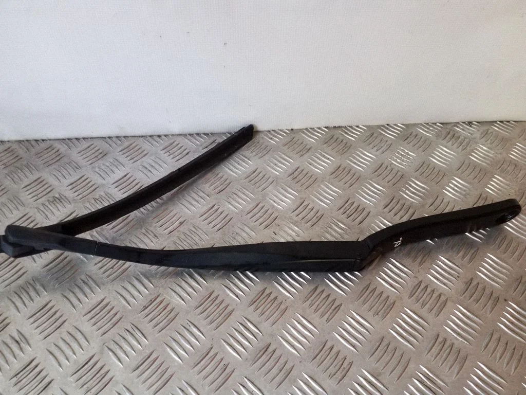 Front wiper blade arm 7182460