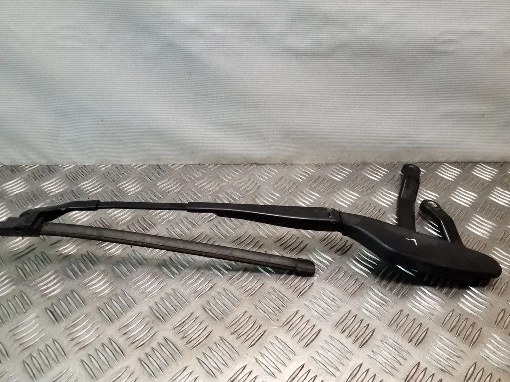 Front wiper blade arm A2218200444