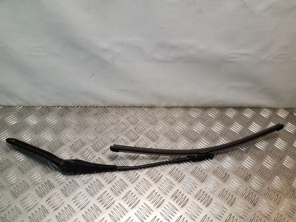 Front wiper blade arm 61617169974