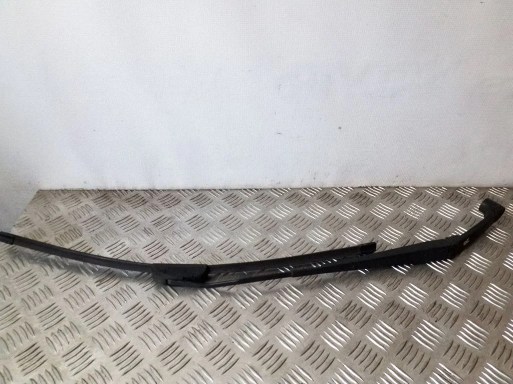 Front wiper blade arm – right