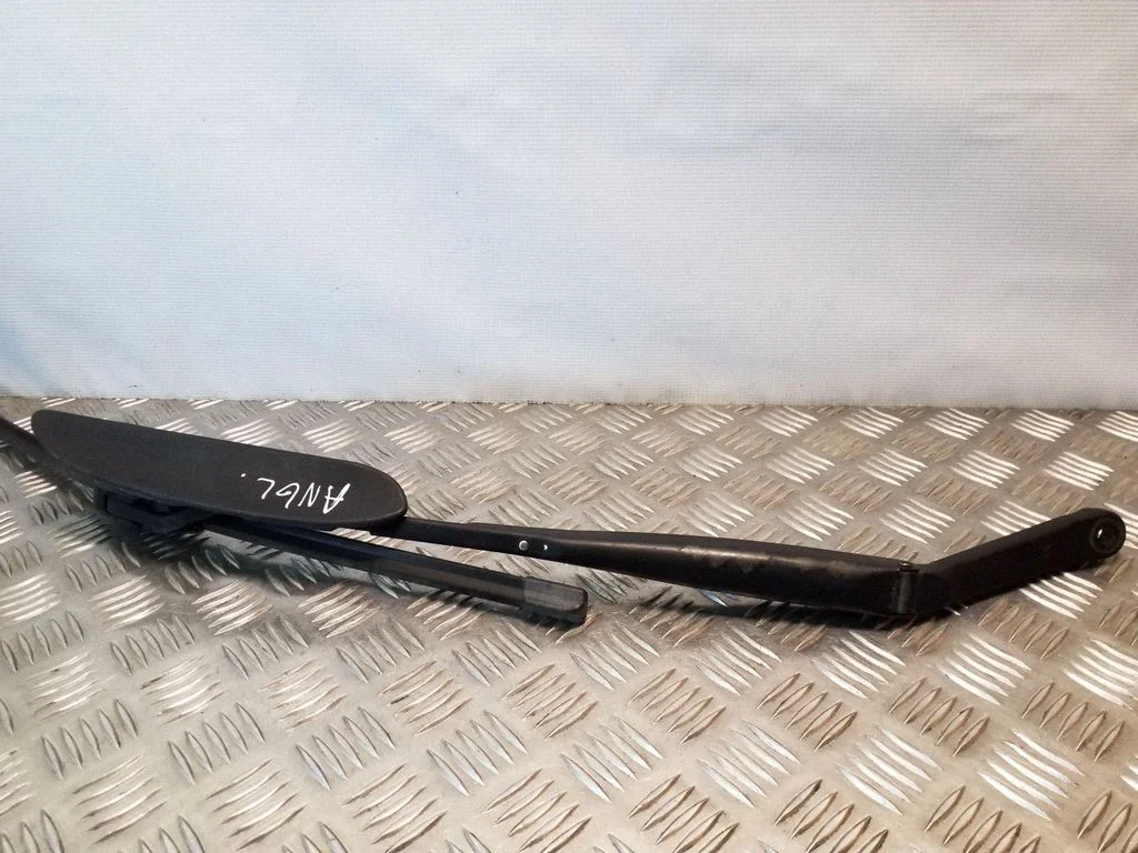 Front wiper blade arm – right