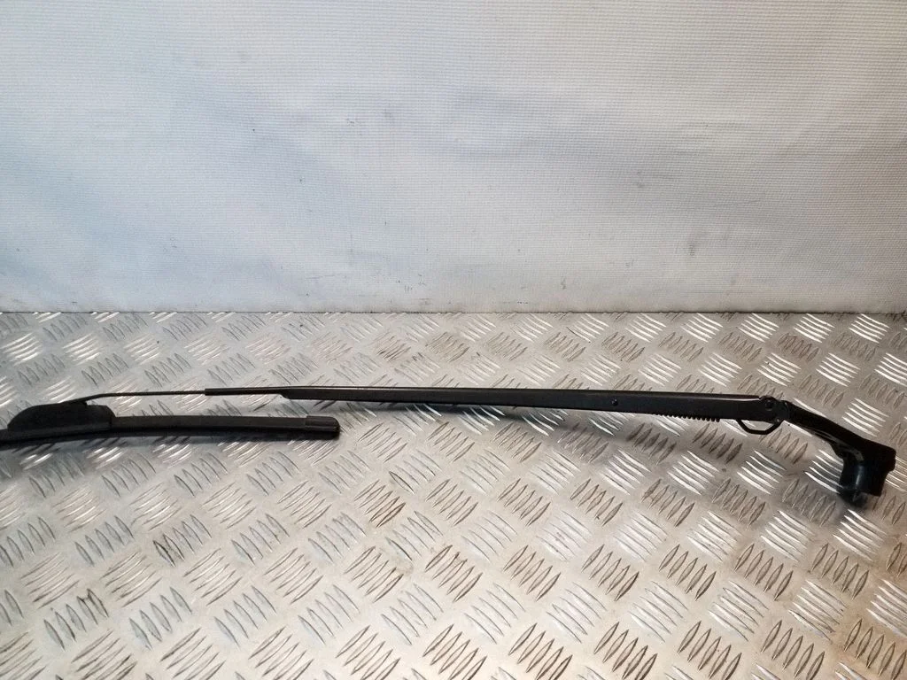 Front wiper blade arm – left