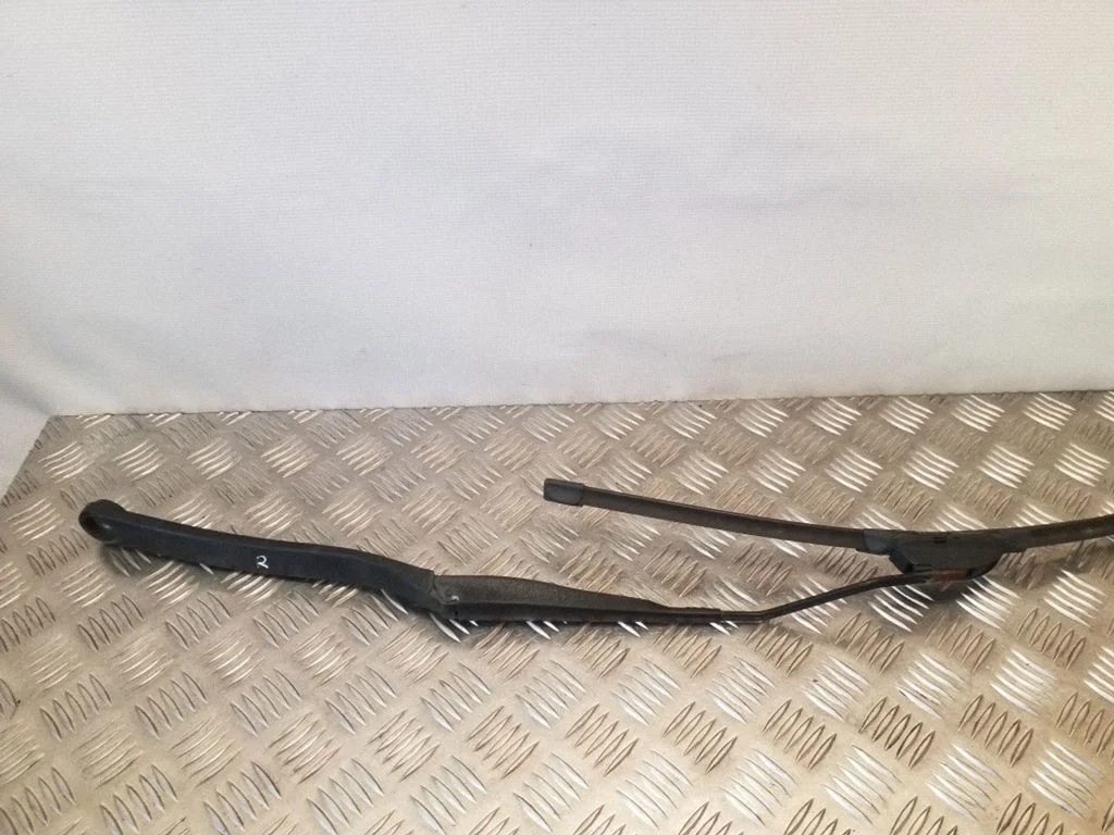 Priekšējā stikla tīrītāja svira W000014868