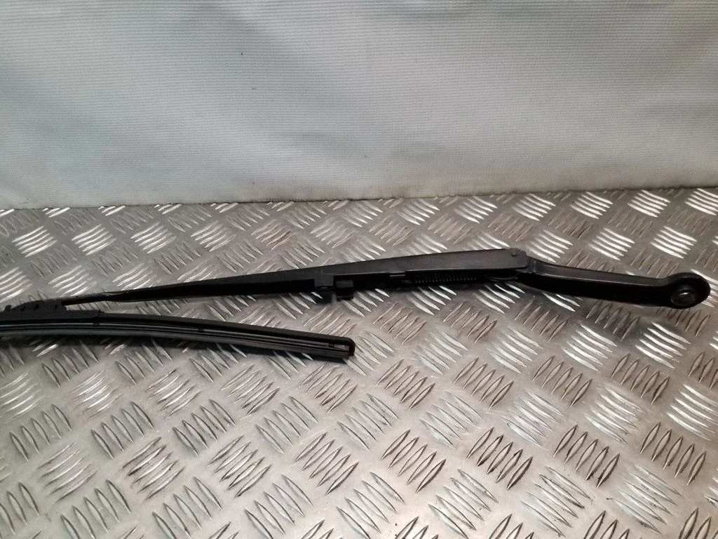 Ramię wycieraczki przedniej – BMW Seria 3 E46 (1998-2005)