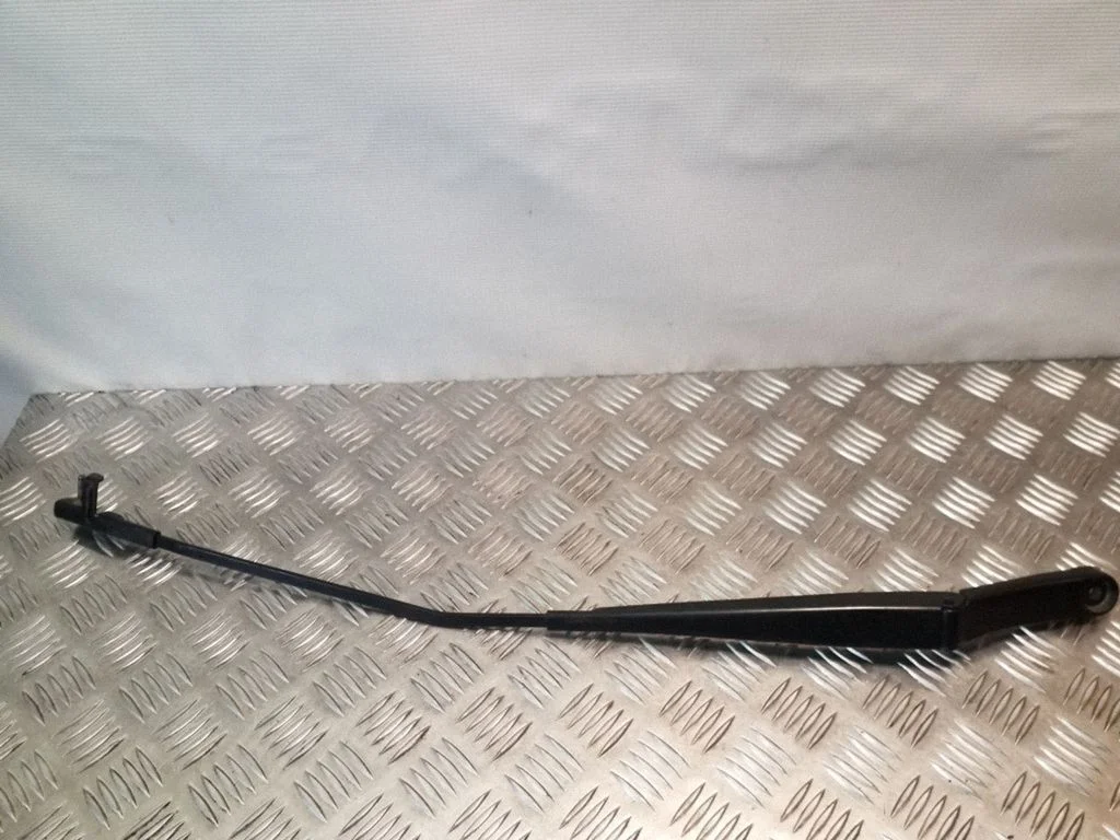 Front wiper blade arm 8P1955410A