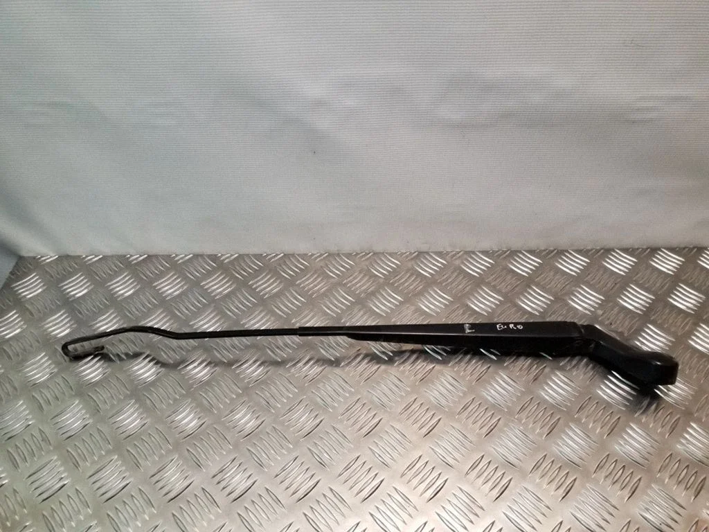 Esiklaasi kojameeste kang 04717365B – Chrysler Grand Voyager IV (2001-2007)