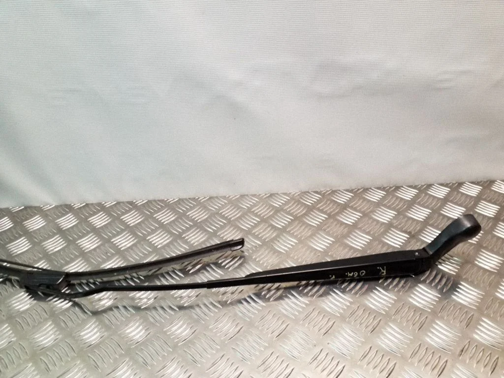 Esiklaasi kojameeste kang 4717364B – Chrysler Grand Voyager IV (2001-2007)