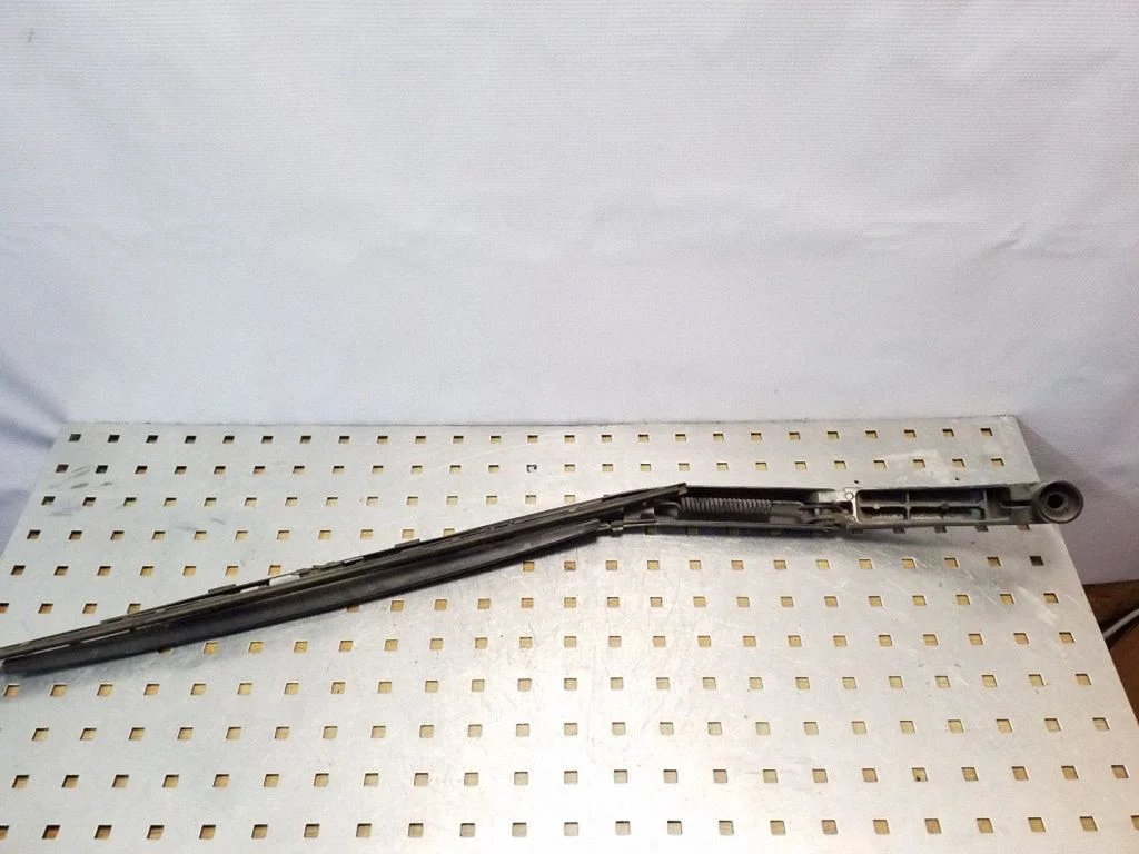 Front wiper blade arm – right