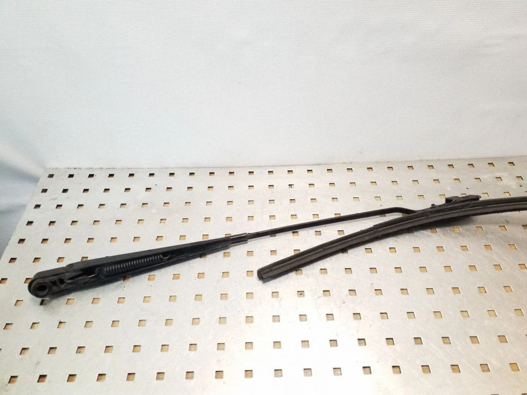 Front wiper blade arm YC1517526CA
