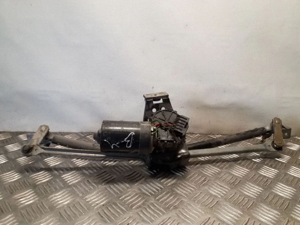 Front wiper linkage and motor 0390246143