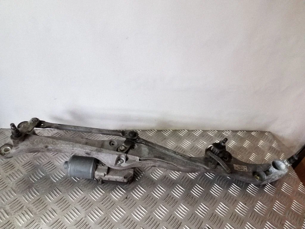Front wiper linkage and motor 7174969