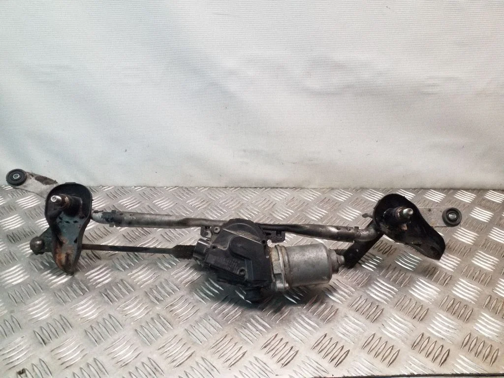 Front wiper linkage and motor GJE867340