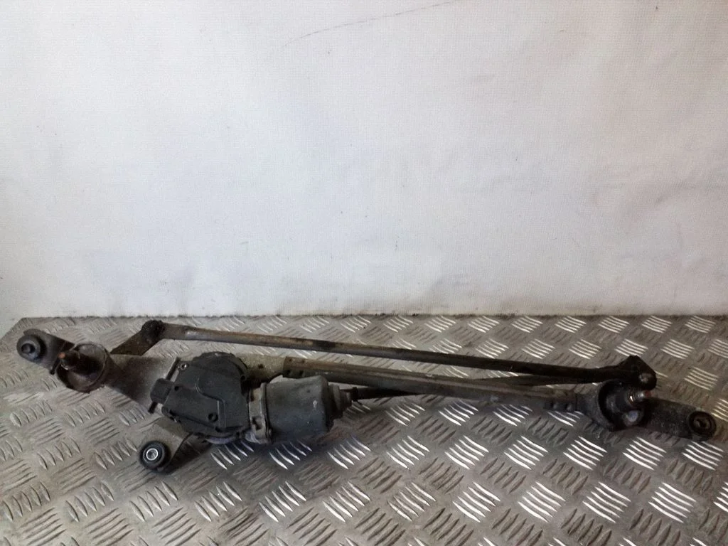 Front wiper linkage and motor 3811065J10