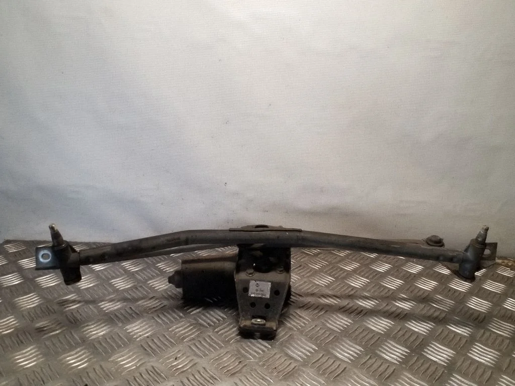 Front wiper linkage and motor 893955023