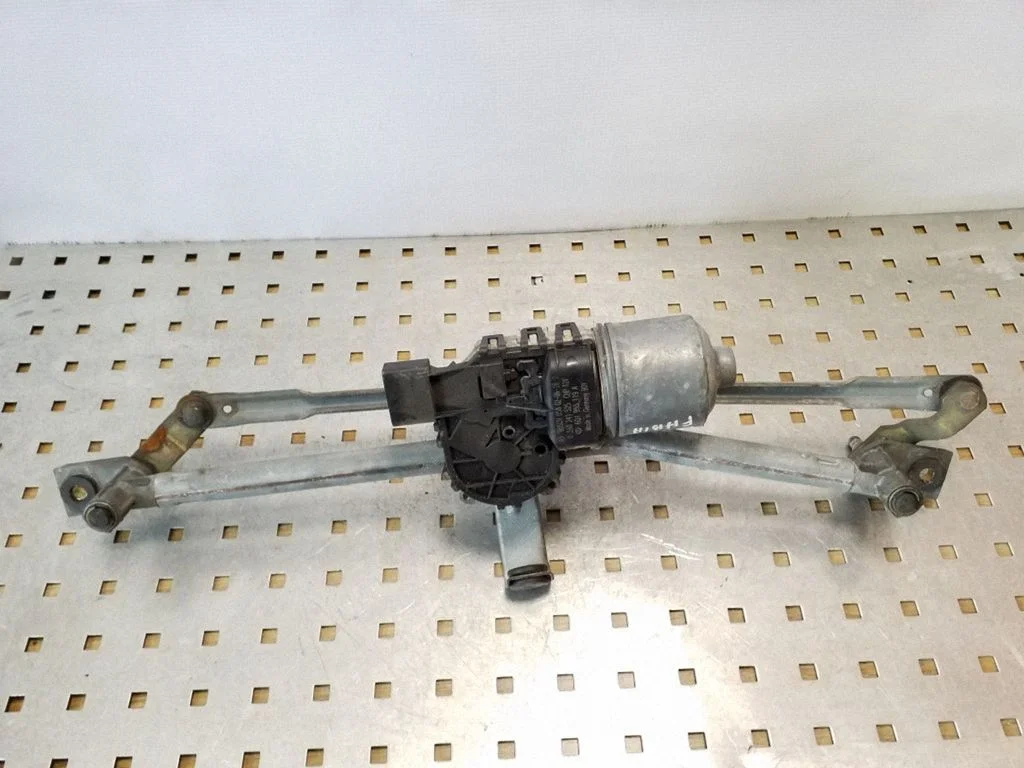 Front wiper linkage and motor 601955119A