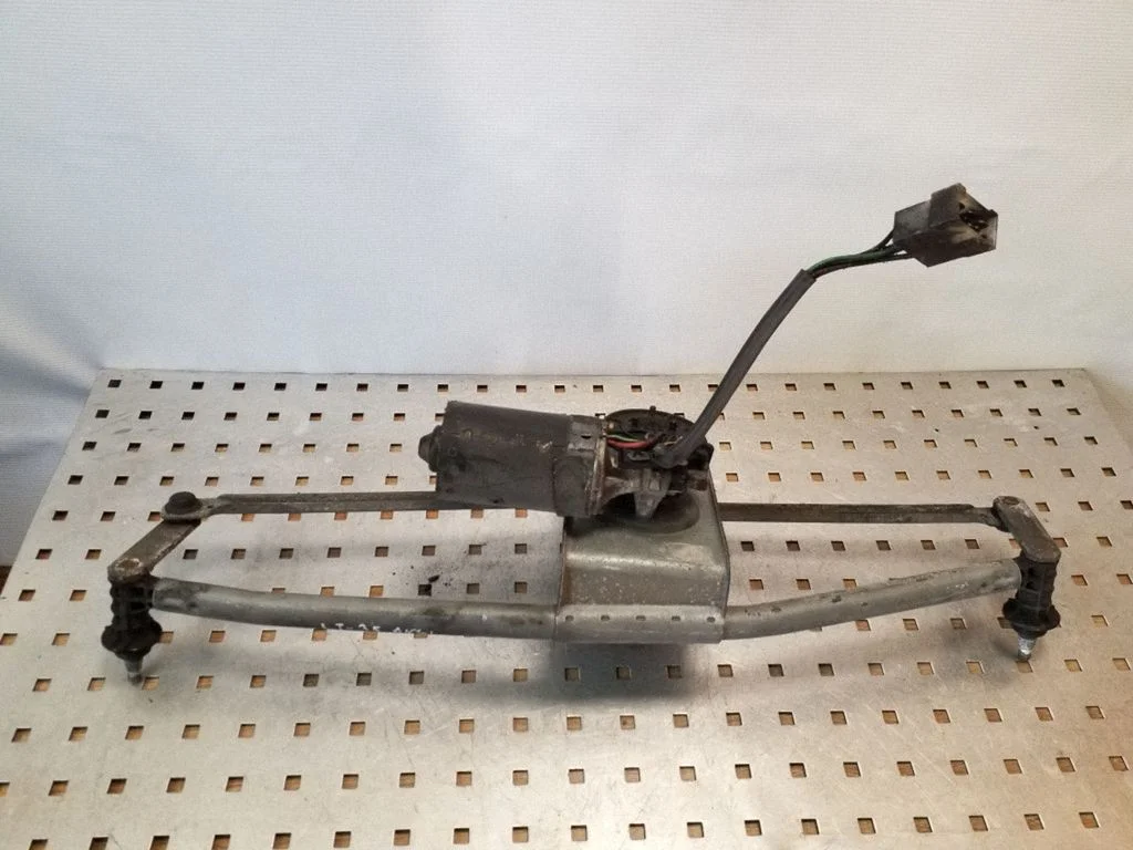 Front wiper linkage and motor – Volkswagen Derby II (1996-2008)