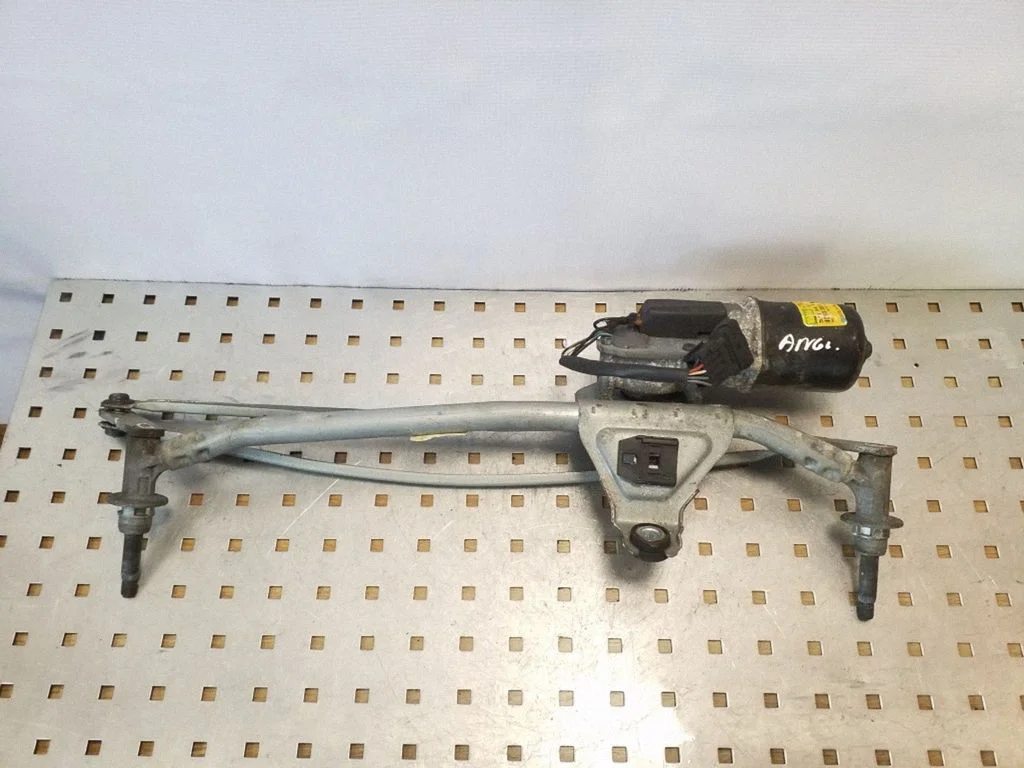 Front wiper linkage and motor – Opel Vivaro (2001-2014)
