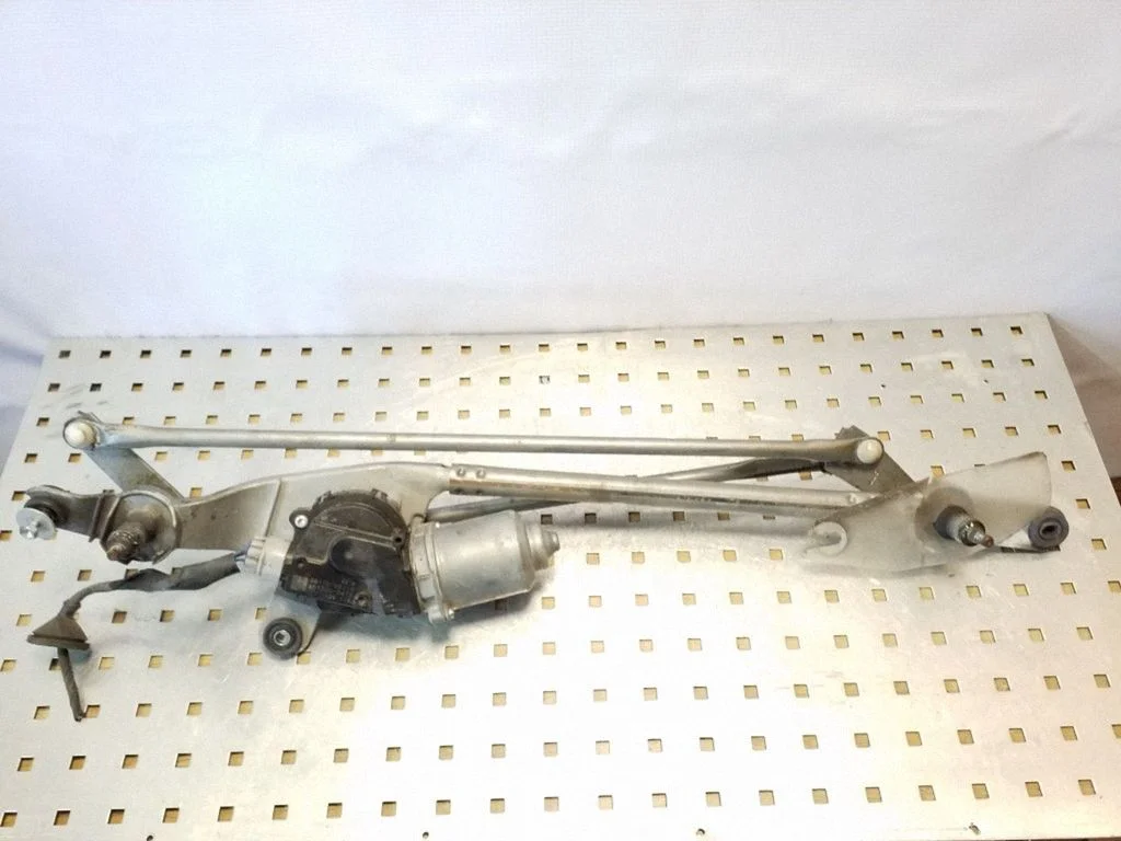 Mechanizm wycieraczek z silniczkiem 3811065J10