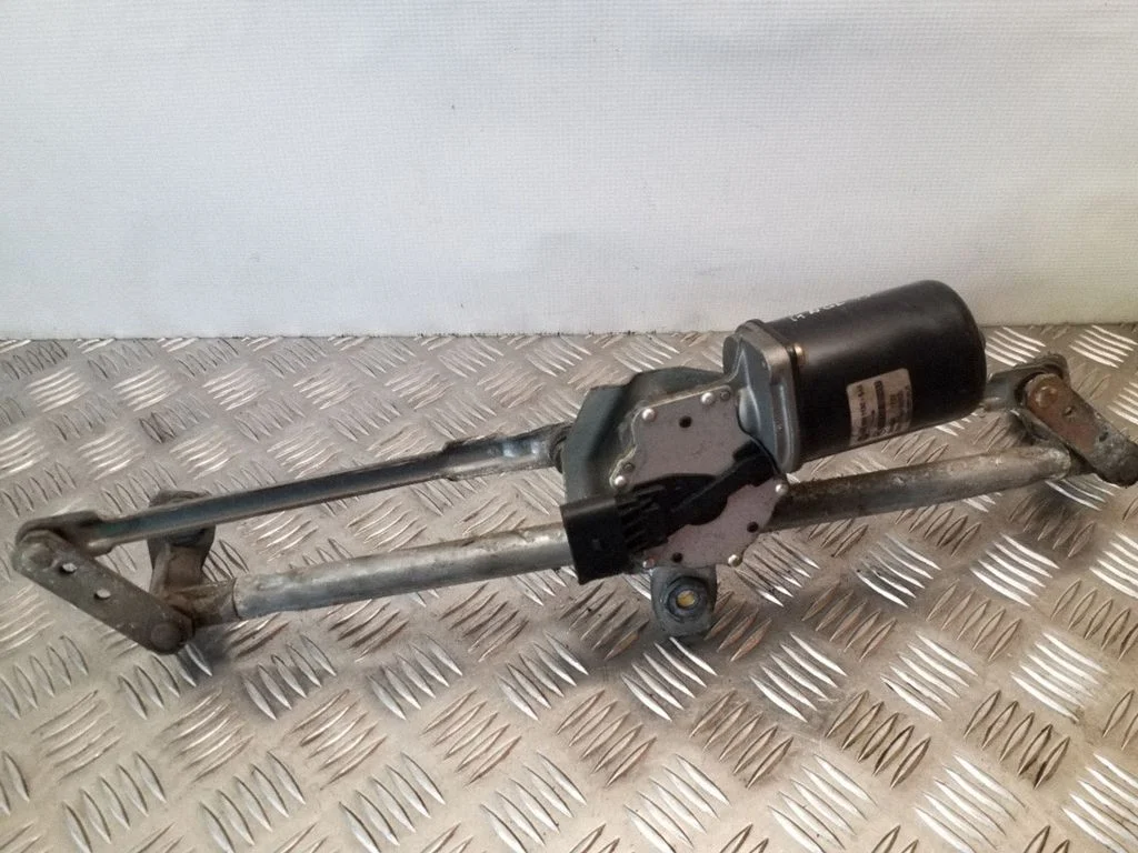 Front wiper linkage and motor 1J2955325