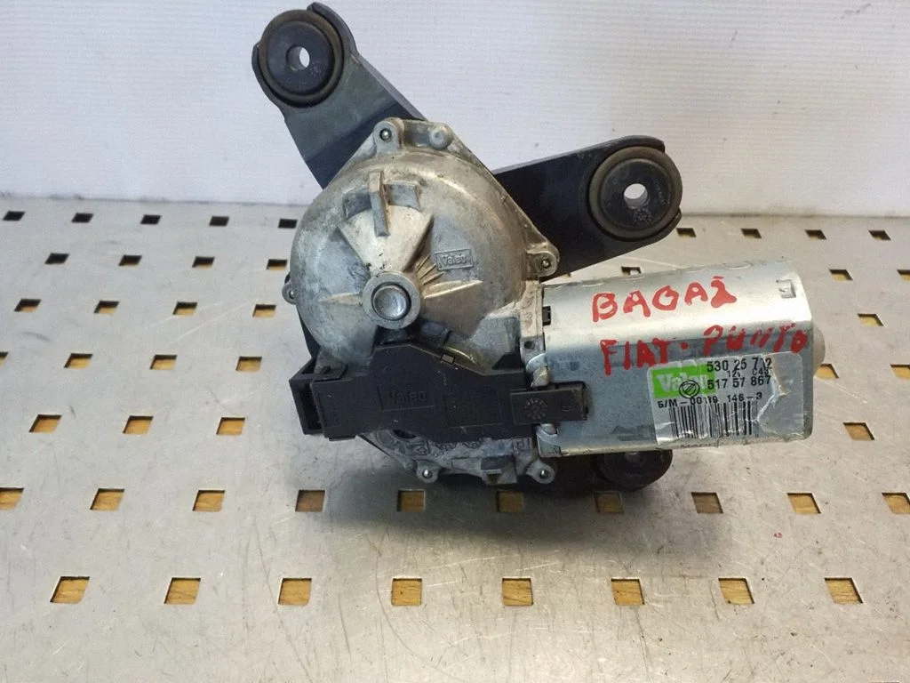 Aizmugurējā stikla tīrītāja motoriņš 51757867