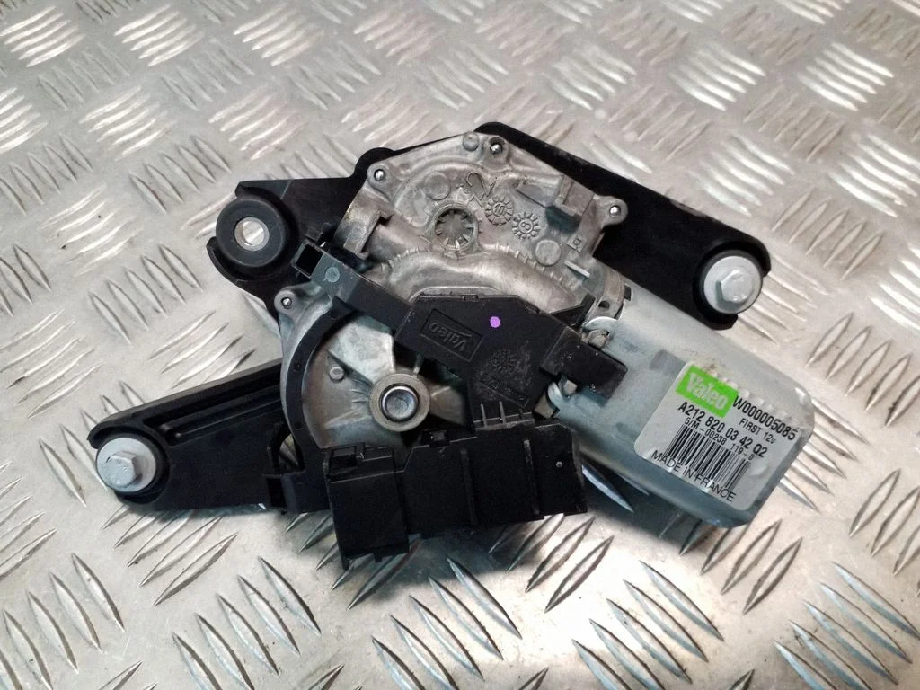Aizmugurējā stikla tīrītāja motoriņš A2128200342