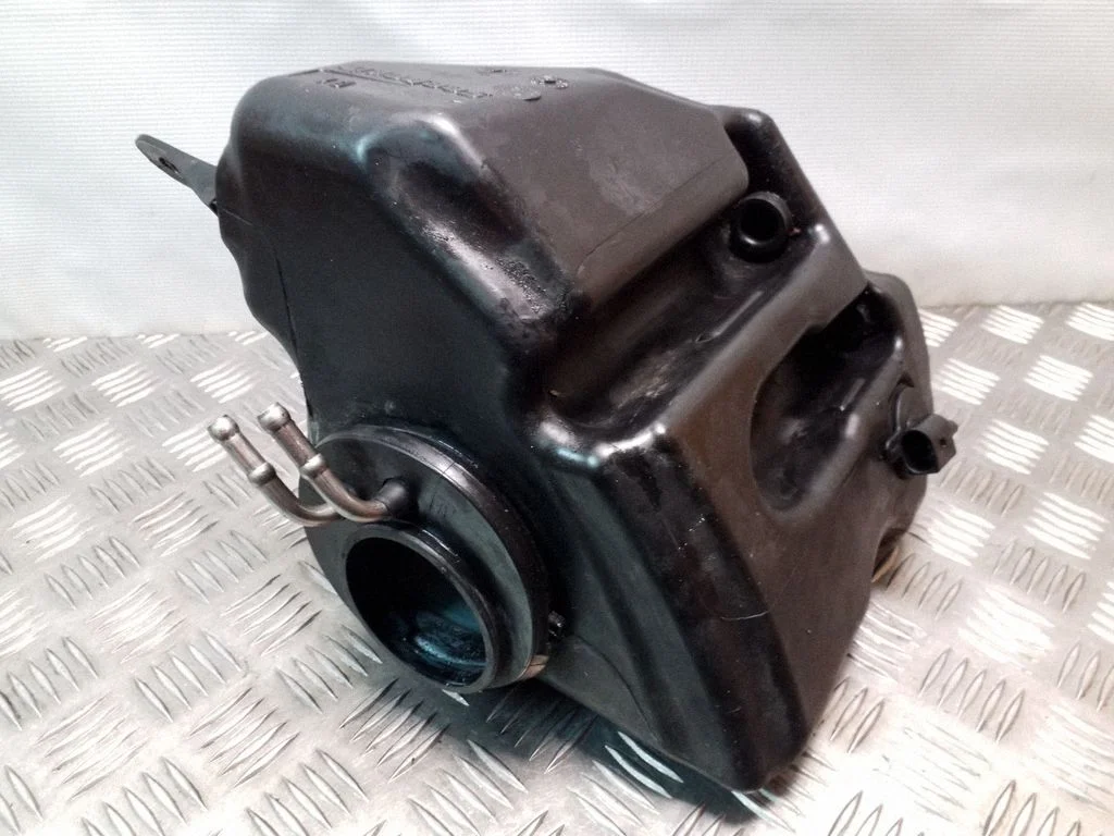 Windshield washer fluid reservoir/tank 2218600160