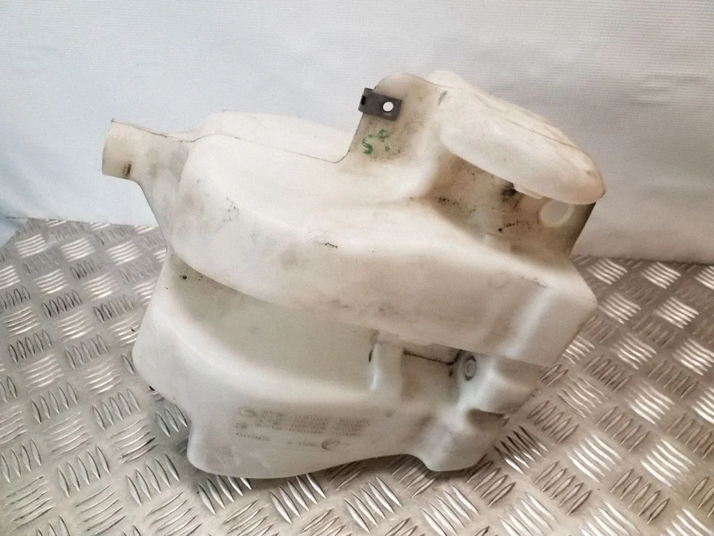 Windshield washer fluid reservoir/tank 1494915080