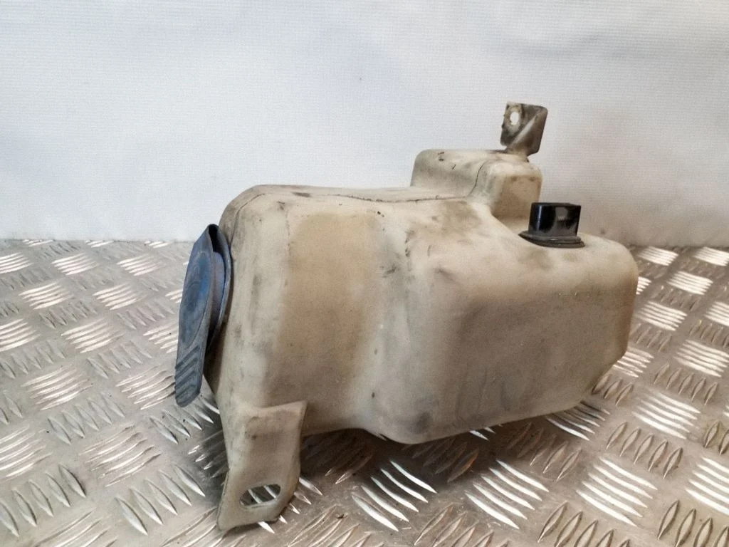 Windshield washer fluid reservoir/tank – Seat Leon (1P) (2005-2012)