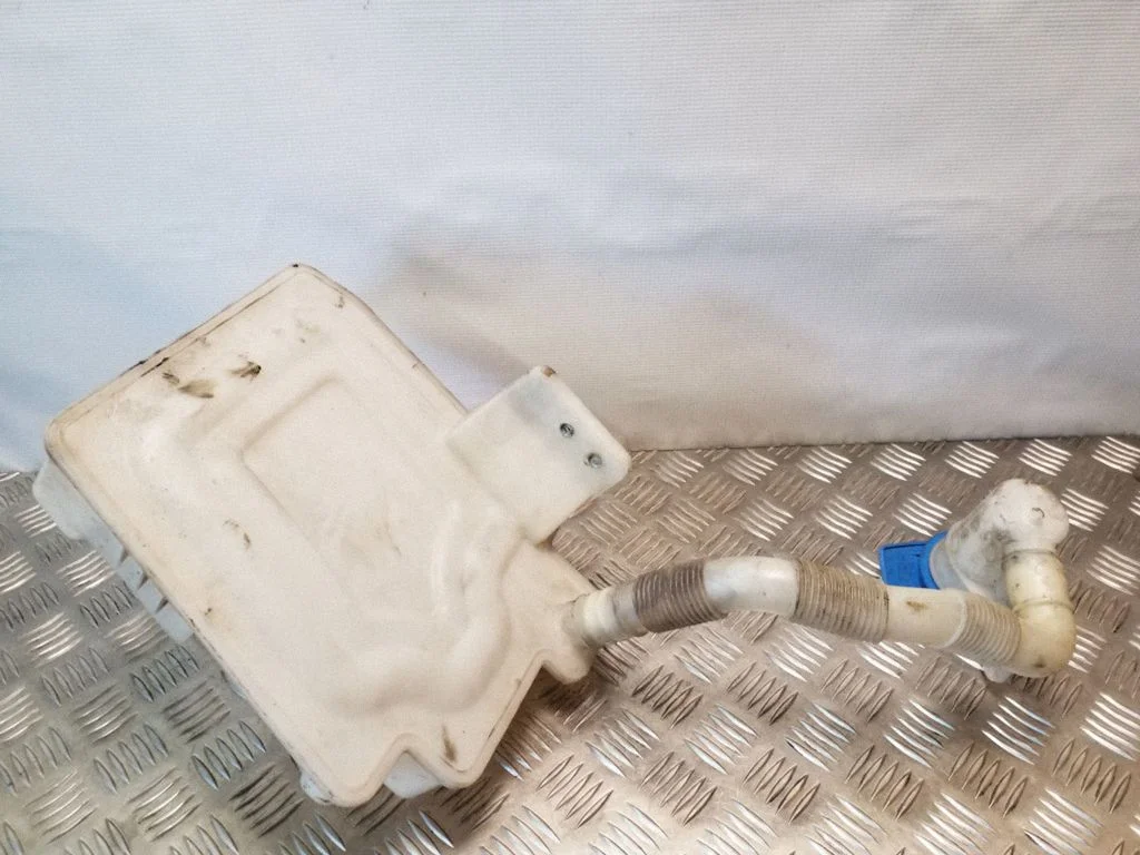 Logu mazgāšanas šķidruma tvertne 1K0955453Q