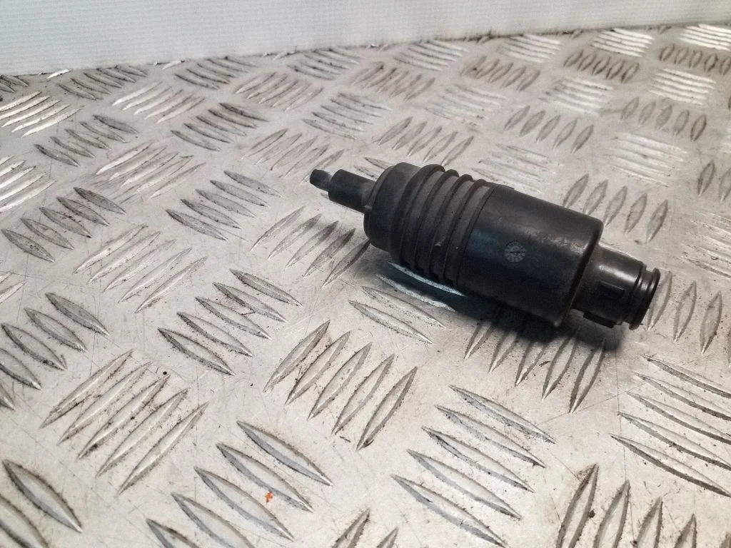 Windscreen/windshield washer pump 4A0955651