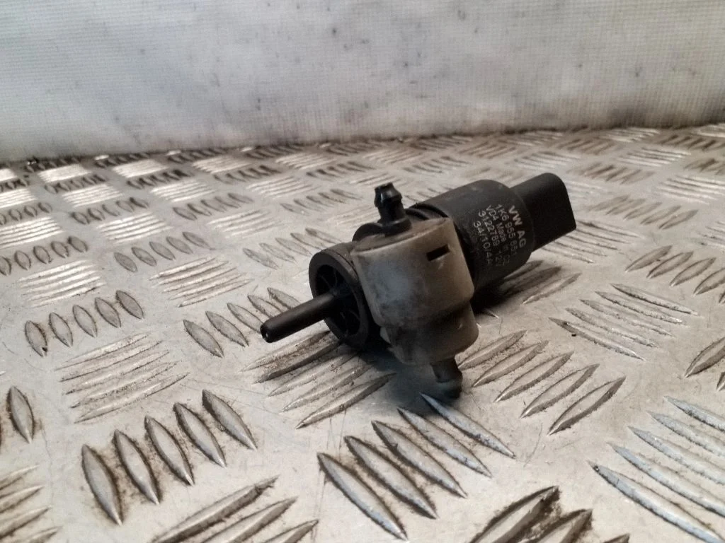 Klaasipesuvedeliku pump (klaaside) 1K6955651