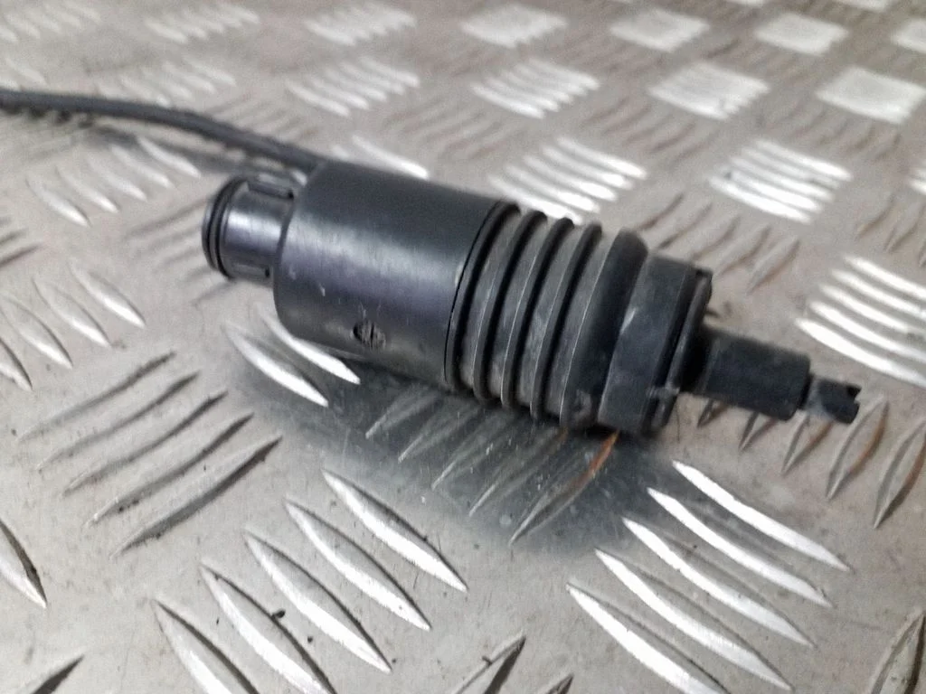Windscreen/windshield washer pump 4A0955651