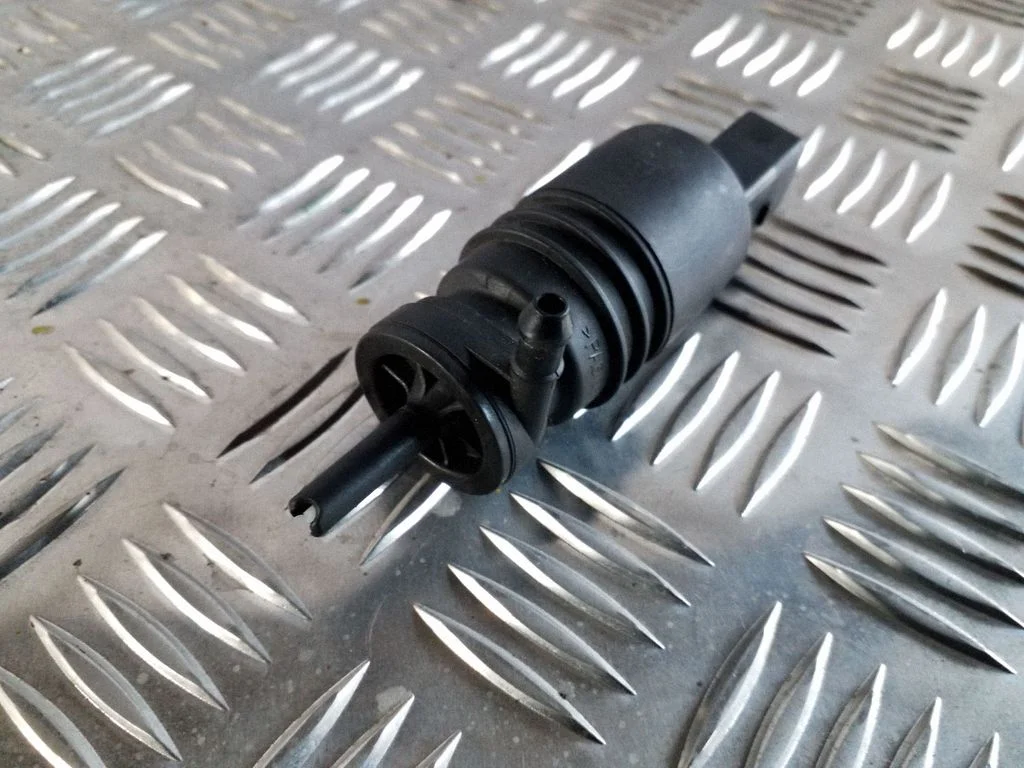 Windscreen/windshield washer pump