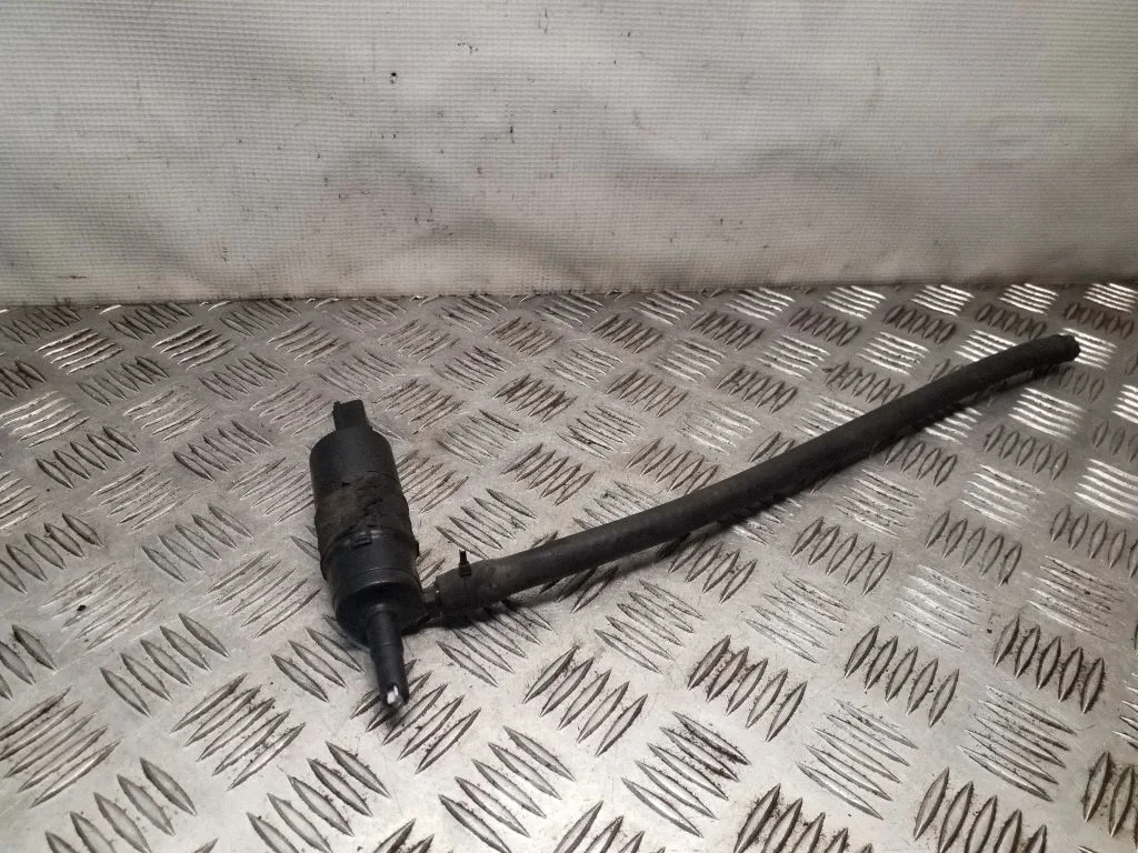 Windscreen/windshield washer pump 3B0955681A