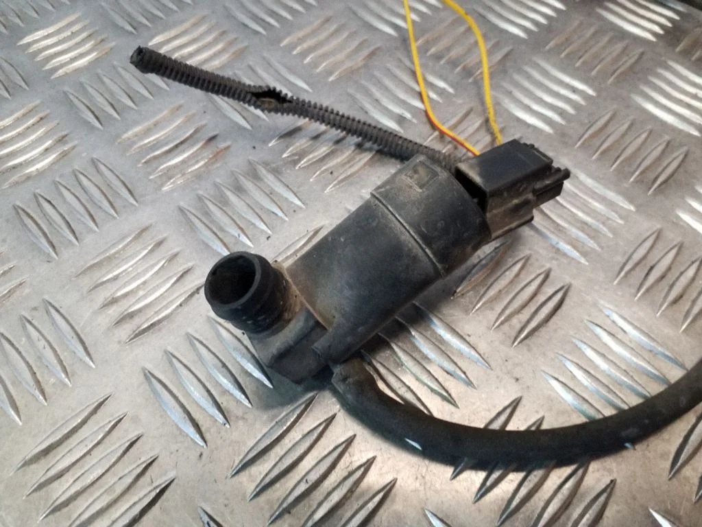 Klaasipesuvedeliku pump (klaaside)