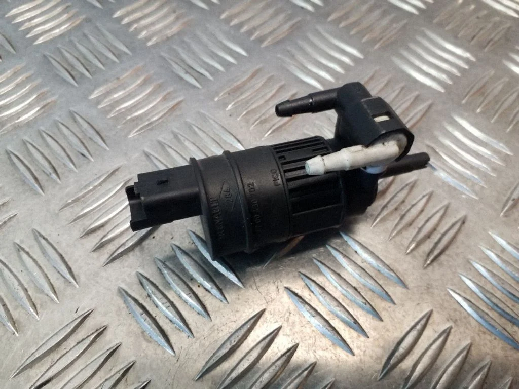 Logu mazgāšanas šķidruma sūknis (stiklu) – Nissan Almera N16 (2000-2010)