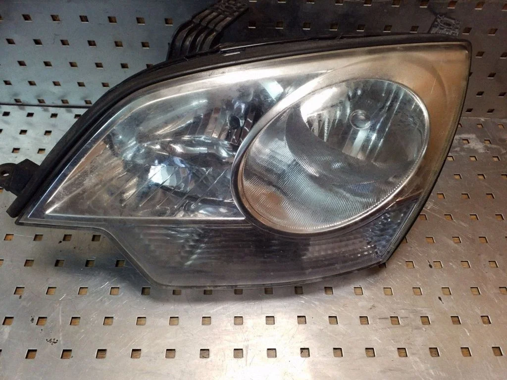 Headlight/headlamp – front left