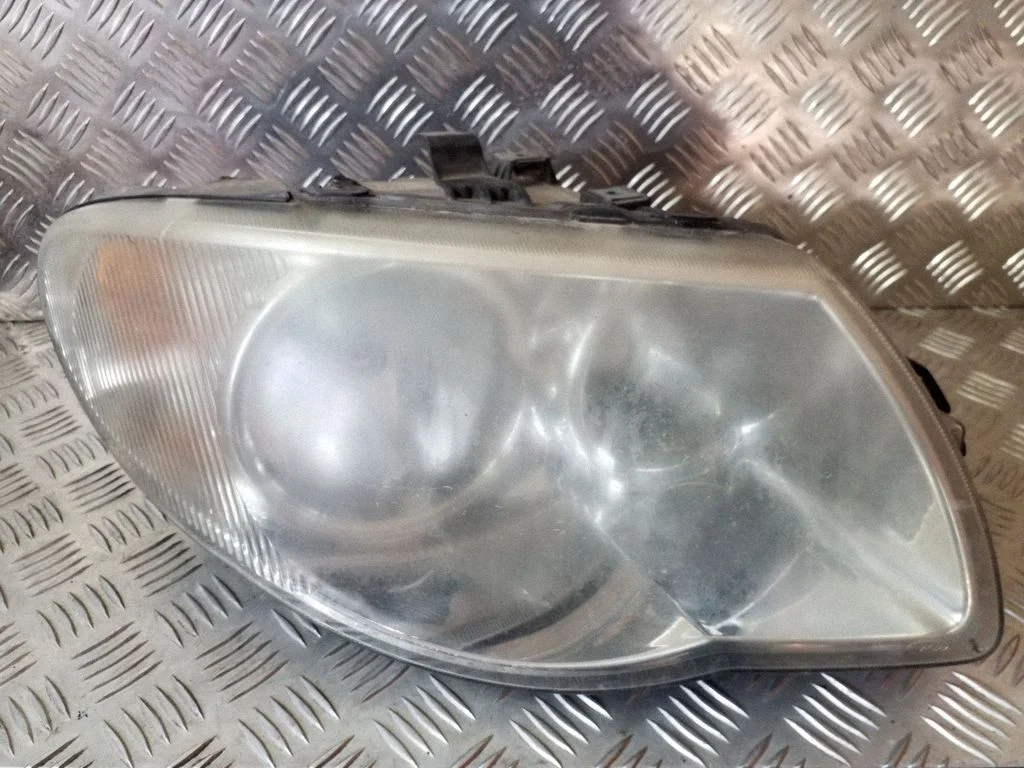 Esituli 04857830ACI – Chrysler Voyager (2004-2007)