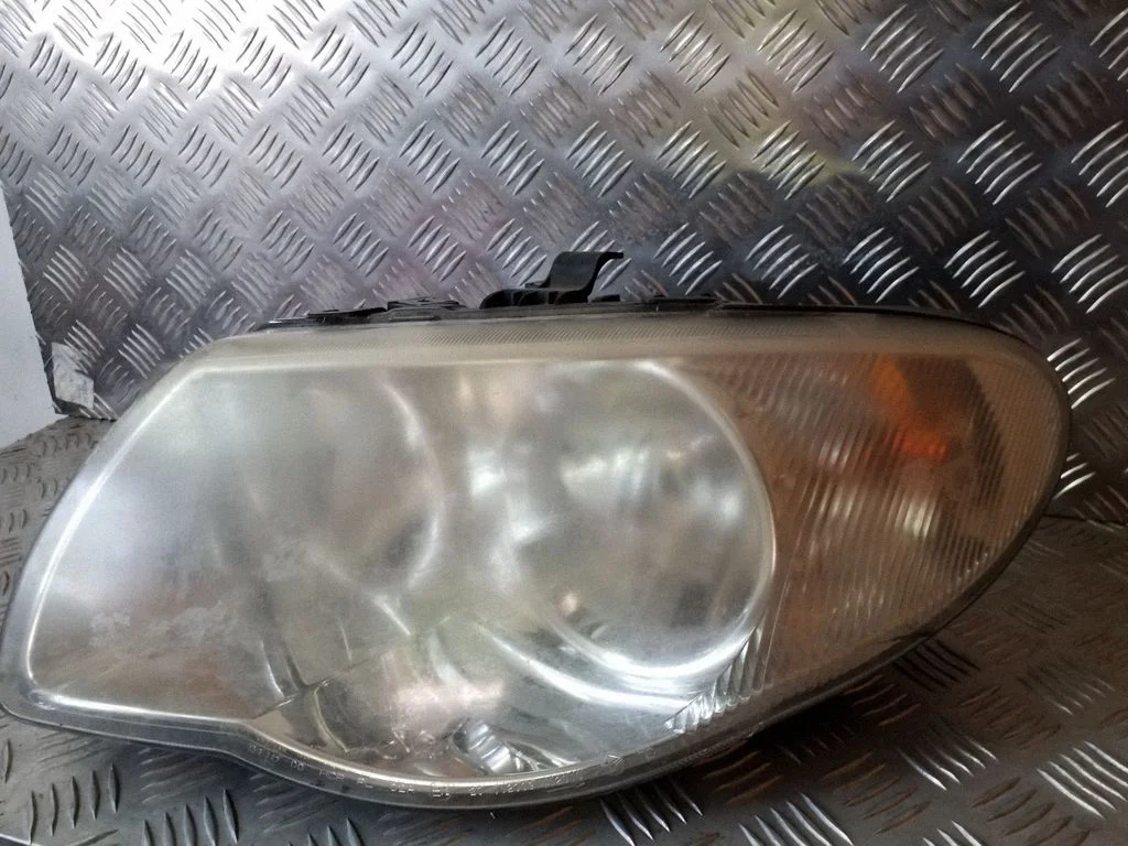 Esituli 04857831ACI – Chrysler Voyager (2004-2007)