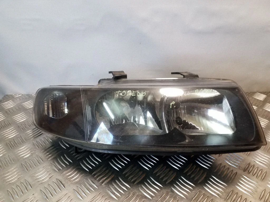 Headlight/headlamp 67742741
