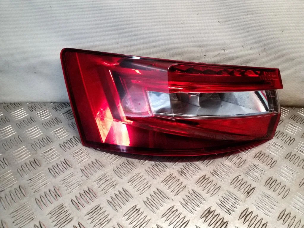 Rear/tail lights 3V5945207A