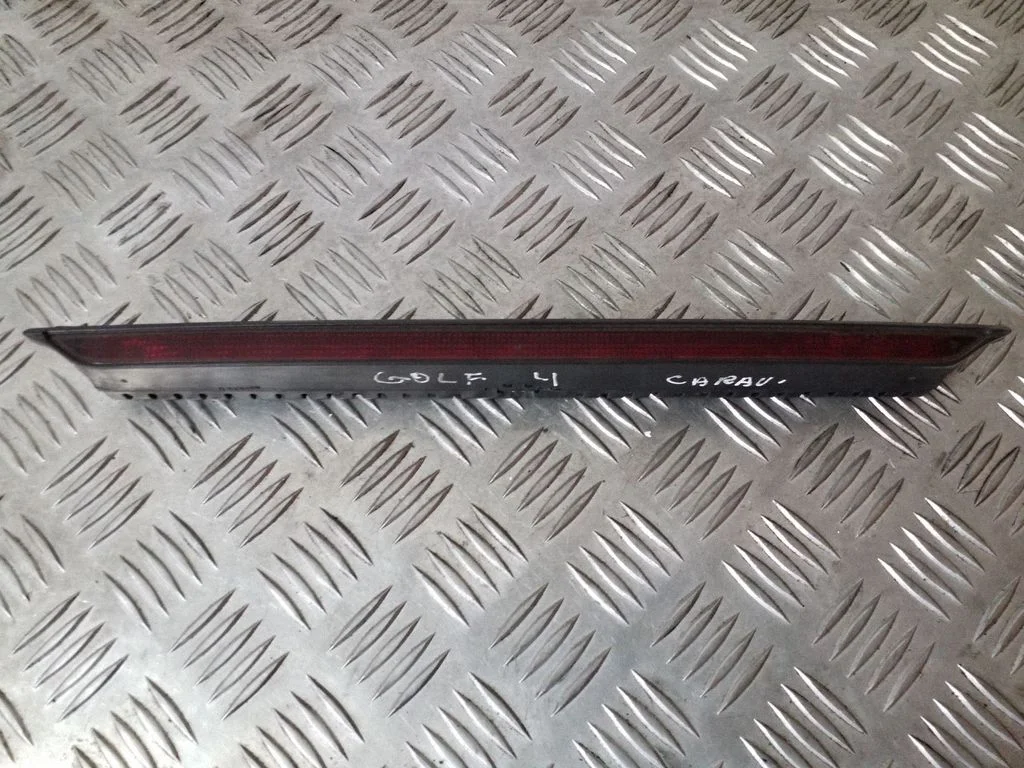 Papildu stopgaismas lukturis 1J6945097C