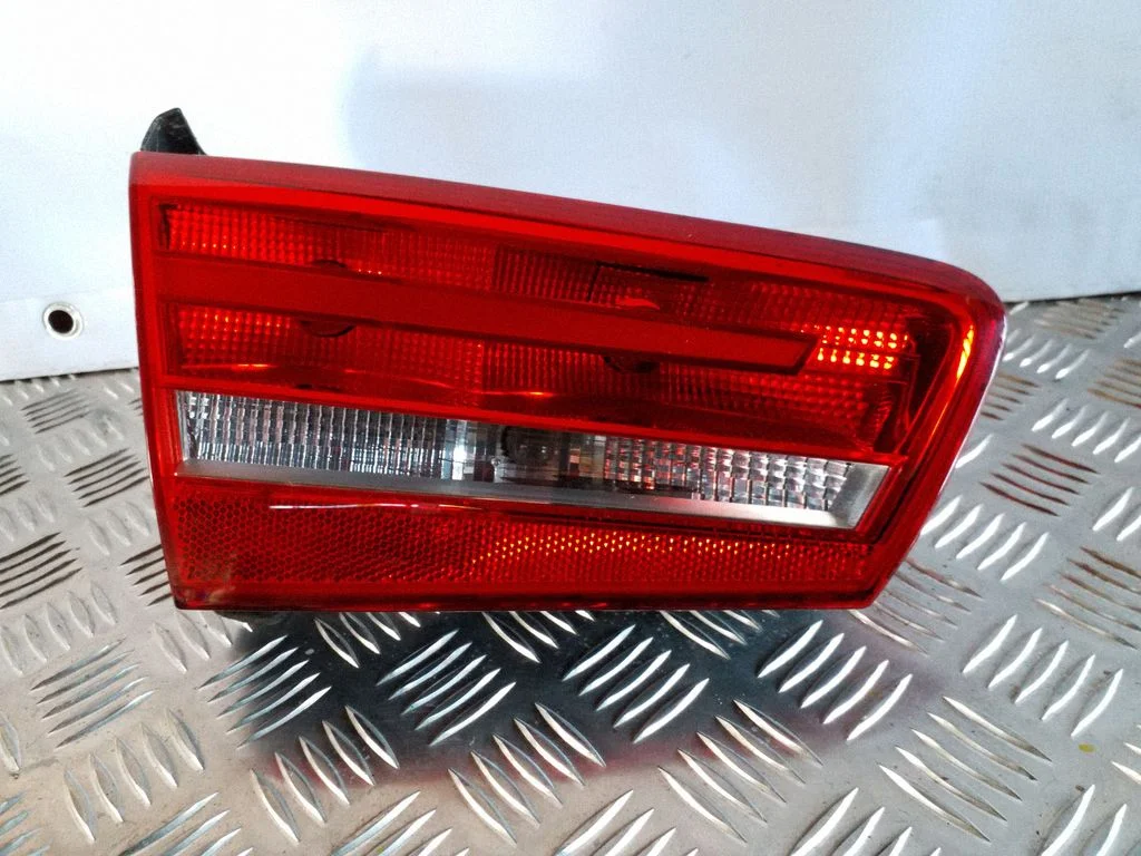 Tailgate rear/tail lights 4G5945093