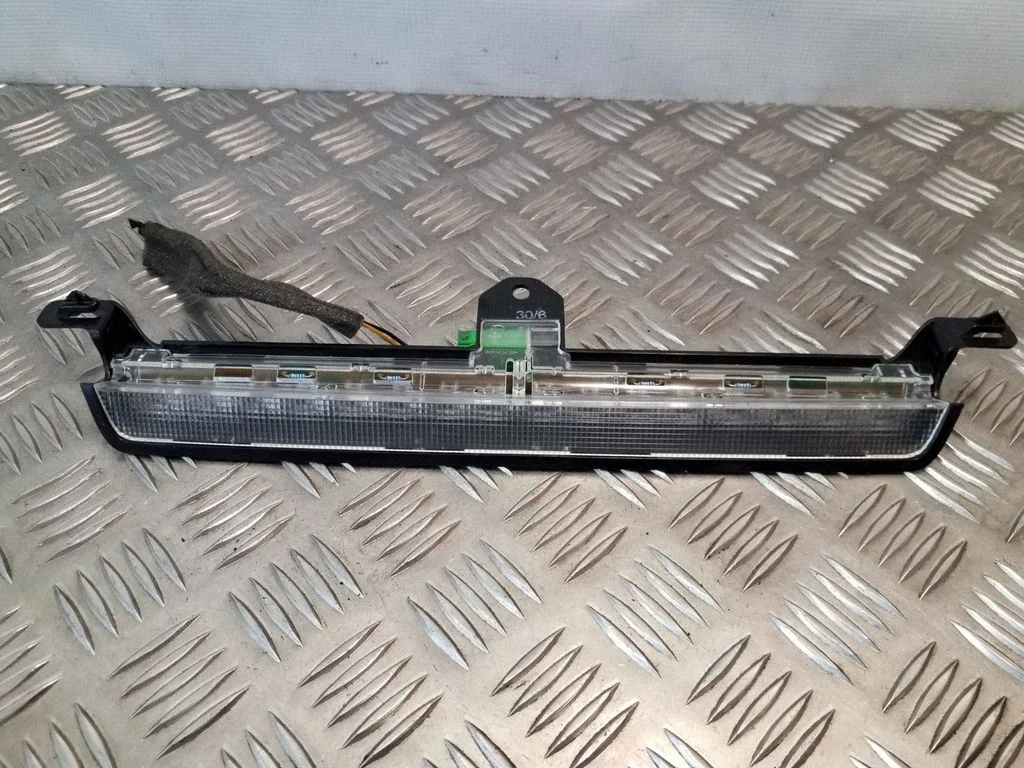 Third/center stoplight – Volvo V70 (2005-2008)