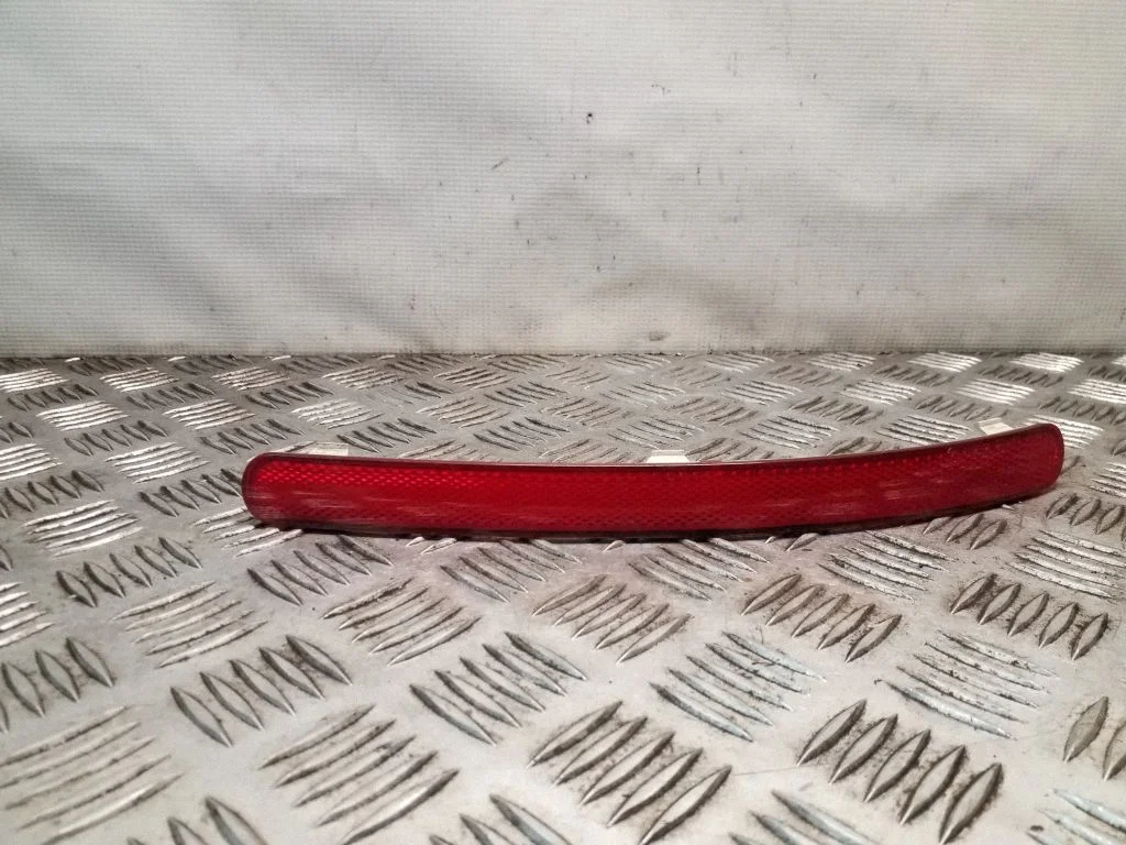 Rear tail light reflector 1Z9945105